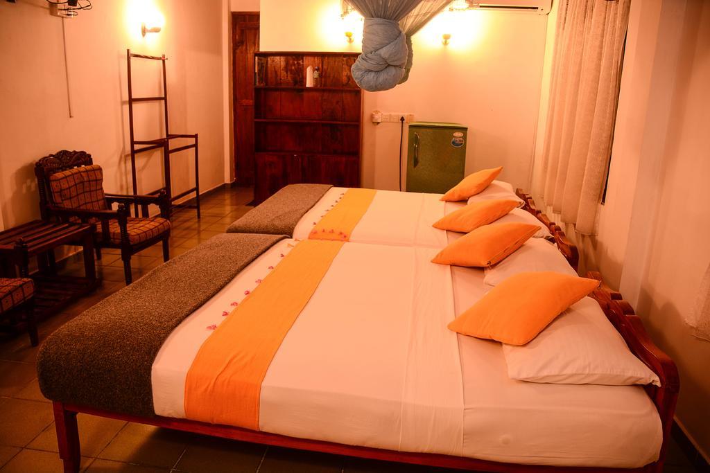 אונה ואטונה Shanthi Beach Resort מראה חיצוני תמונה