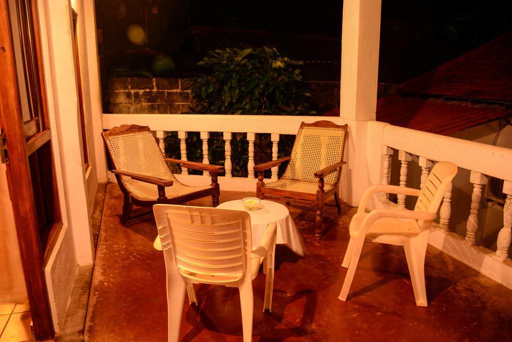אונה ואטונה Shanthi Beach Resort מראה חיצוני תמונה