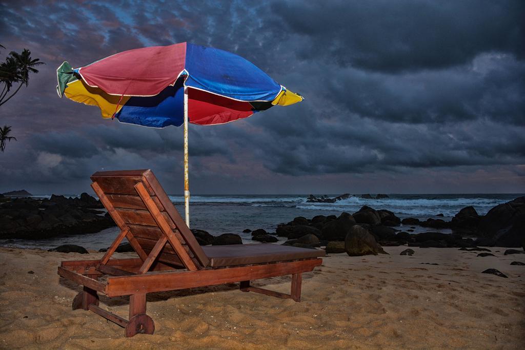 אונה ואטונה Shanthi Beach Resort מראה חיצוני תמונה